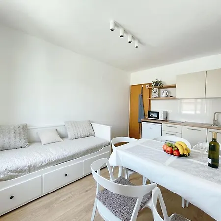 Caramel Comforts With Sea View In Stinjan Only 300 Meters From The Διαμέρισμα Πούλα
