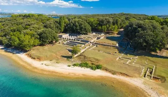 Apartament Caramel Comforts With Sea View In Stinjan Only 300 M From The Beach, Free Parking Pula