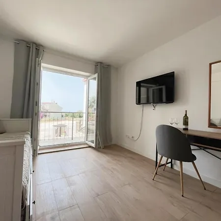 Caramel Comforts With Sea View In Stinjan Only 300 M From The Beach, Free Parking * 普拉