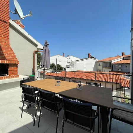 Caramel Comforts With Sea View In Stinjan Only 300 M From The Beach, Free Parking 公寓 普拉