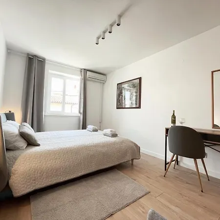 Caramel Comforts With Sea View In Stinjan Only 300 M From The Beach, Free Parking 公寓 *