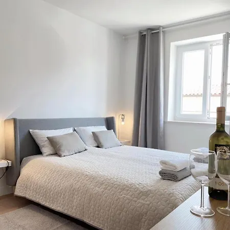 Caramel Comforts With Sea View In Stinjan Only 300 M From The Beach, Free Parking 公寓 普拉