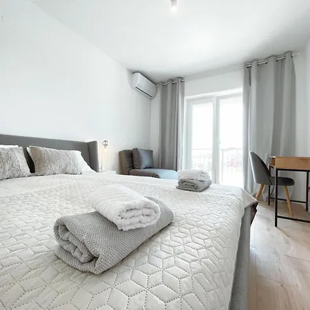 Caramel Comforts With Sea View In Stinjan Only 300 M From The Beach, Free Parking *