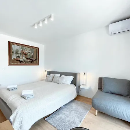 Caramel Comforts With Sea View In Stinjan Only 300 M From The Beach, Free Parking 公寓 普拉