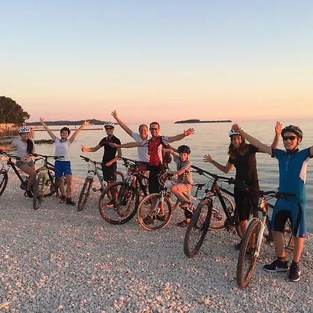 Caramel Comforts With Sea View In Stinjan Only 300 M From The Beach, Free Parking * 普拉