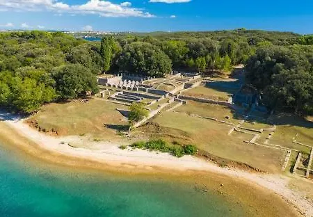 Apartment Caramel Comforts With Sea View In Stinjan Only 300 Meters From The Pula