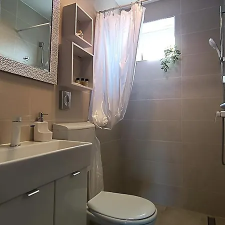 아파트 Caramel Comforts With Sea View In Stinjan Only 300 M From The Beach, Free Parking 풀라