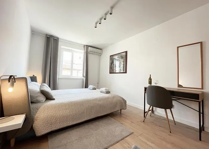 Caramel Comforts With Sea View In Stinjan Only 300 M From The Beach, Free Parking Apartament *