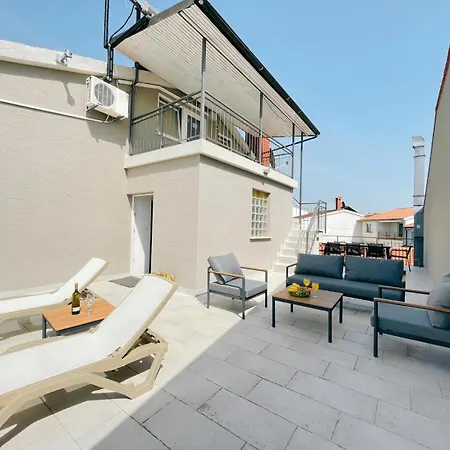Caramel Comforts With Sea View In Stinjan Only 300 M From The Beach, Free Parking * Pula
