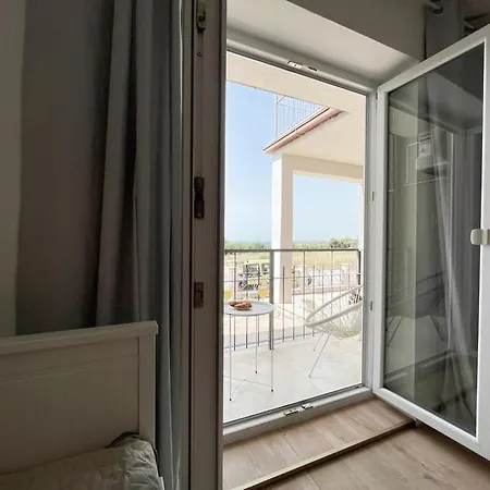 Caramel Comforts With Sea View In Stinjan Only 300 M From The Beach, Free Parking דירה