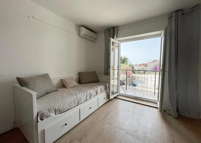 Appartamento Caramel Comforts With Sea View In Stinjan Only 300 M From The Beach, Free Parking