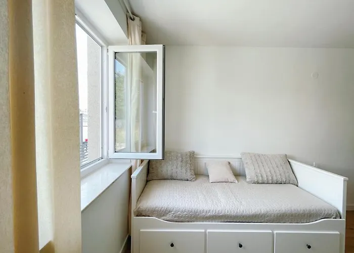 Caramel Comforts With Sea View In Stinjan Only 300 M From The Beach, Free Parking Pola
